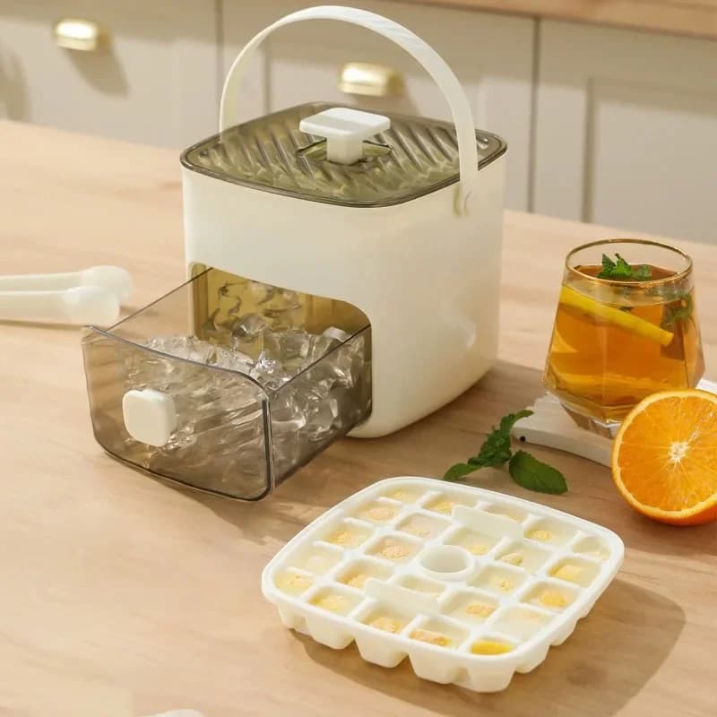 Pladenj za ledene kocke s 48 rešetkami
